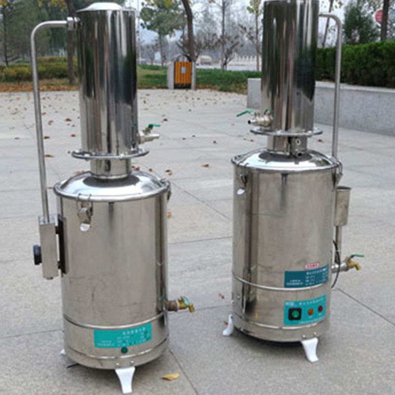 Penyuling air untuk makmal