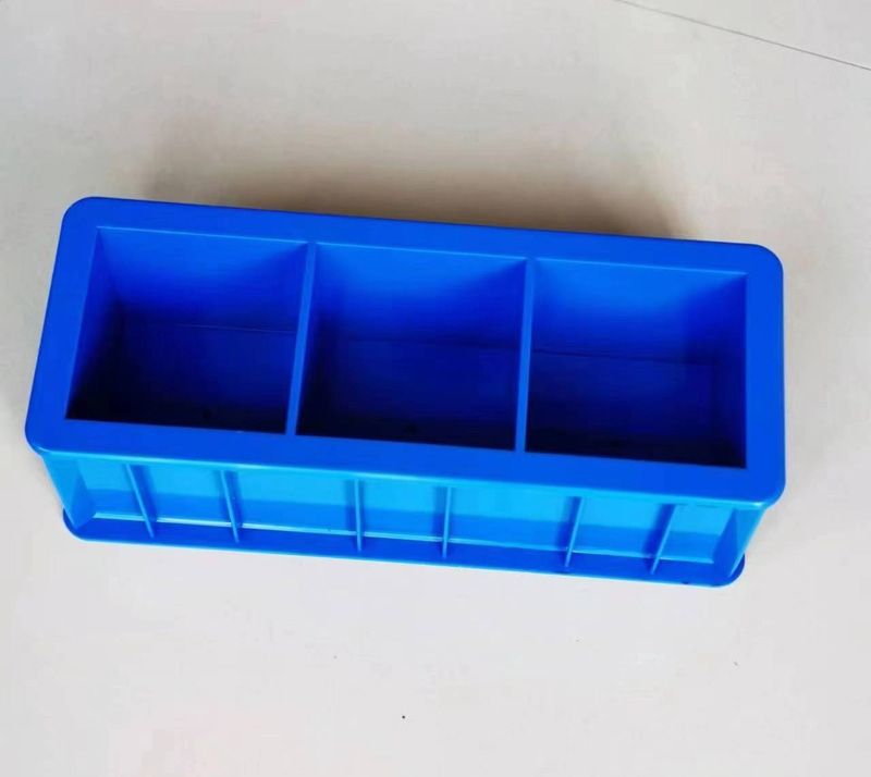 Acuan 100mm untuk kiub plastik konkrit