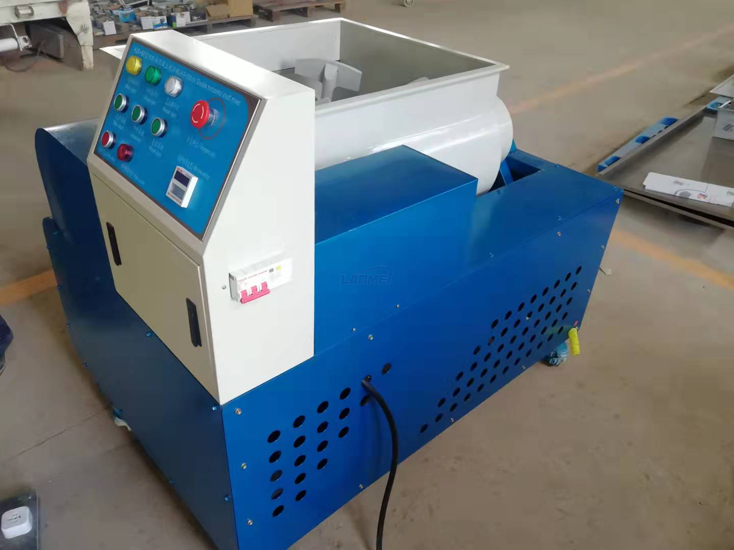 Makmal yang digunakan mesin pengadun konkrit mini untuk dijual