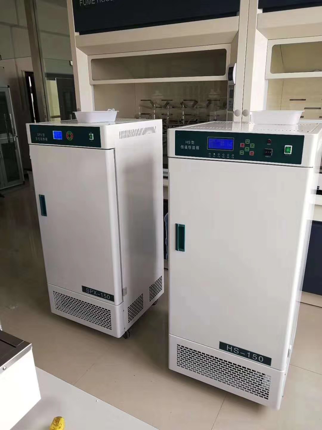 Inkubator suhu berterusan makmal dengan pengawal digital