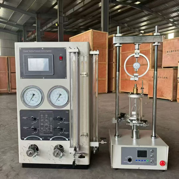 Peralatan triaxial yang dikawal ketegangan
