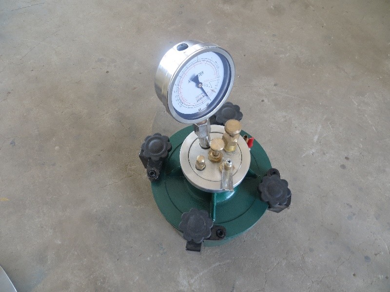 Tolok kandungan gas campuran konkrit makmal